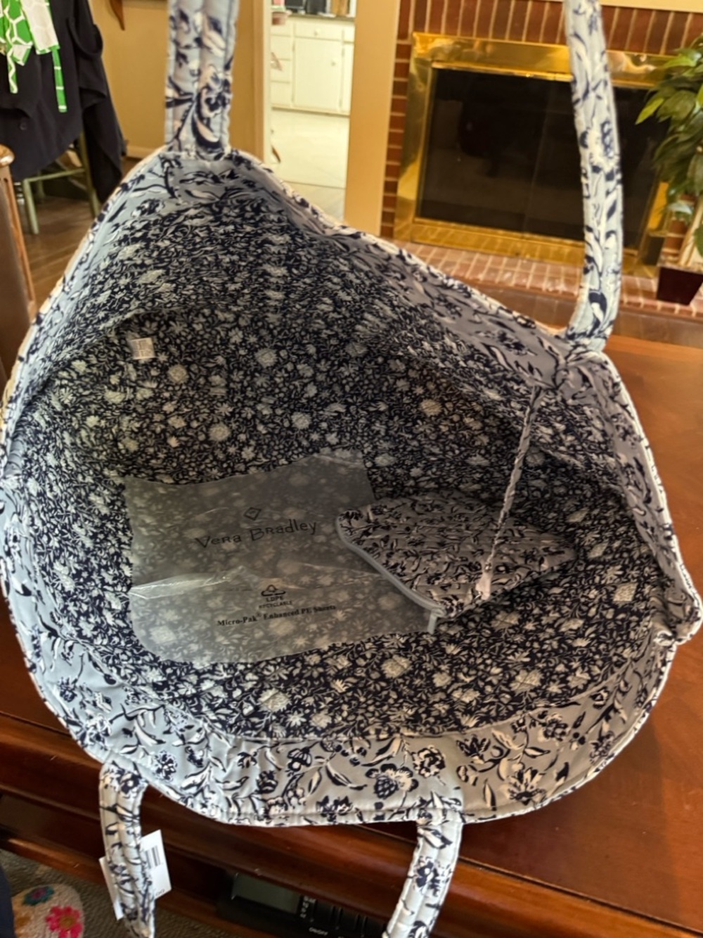 Vera Bradley Grand Tote Quilted - NWT - Picture 8 of 9